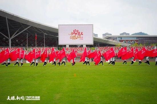 第9分钟，曼城前场任意球开出，禁区内混战，孙兴慜不慎自摆乌龙，曼城闪电扳平比分，曼城1-1热刺！